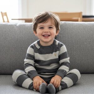 🐻 Gap Baby Gray Striped Onesie Outfit – 18–24M – Cozy & Classic! ✨
